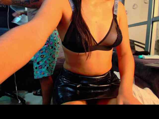 latin-couple77 webcam