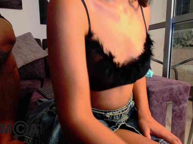 latin-couple77 webcam