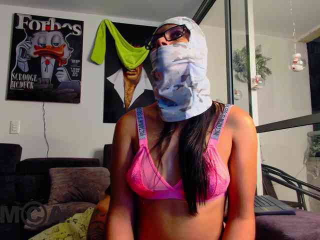 latin-couple77 webcam