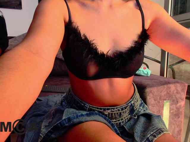 latin-couple77 webcam