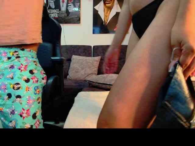 latin-couple77 webcam