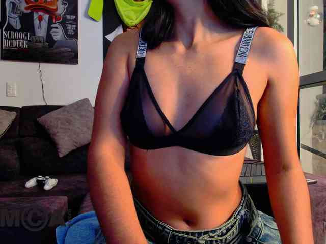 latin-couple77 webcam