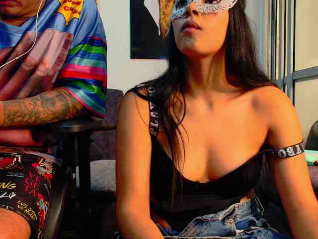 latin-couple77 webcam