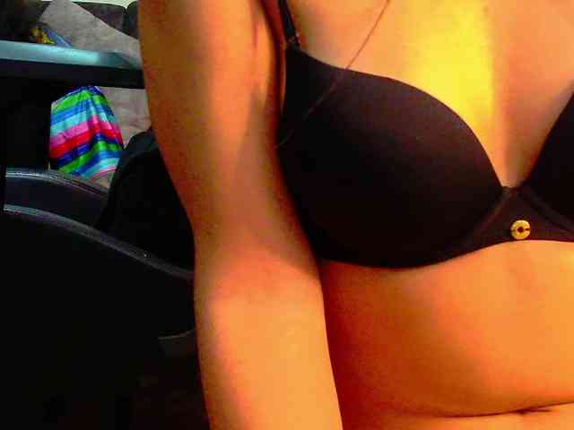 latin-couple77 webcam