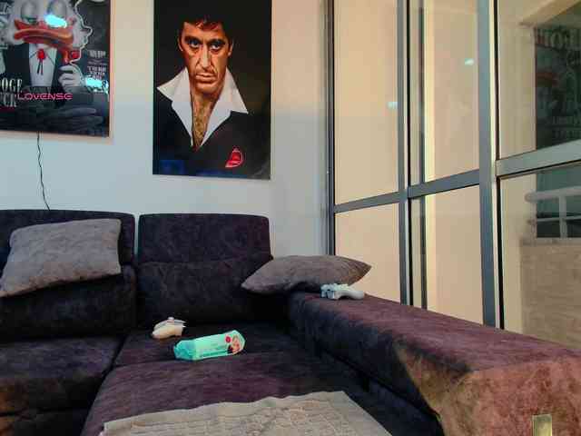 latin-couple77 webcam