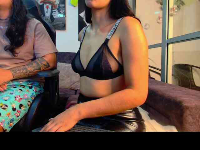 latin-couple77 webcam