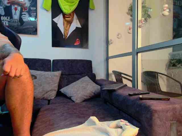 latin-couple77 webcam