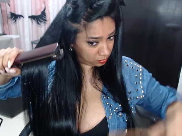 titsbiglovers's BongaCams show and profile