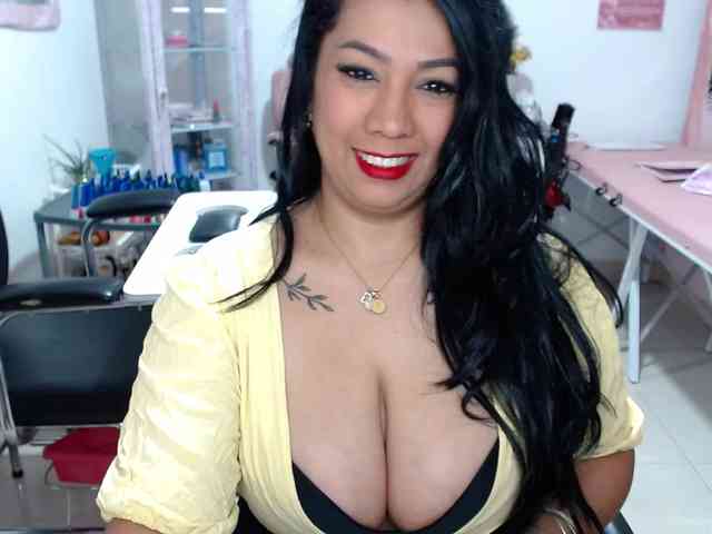 titsbiglovers titsbiglovers