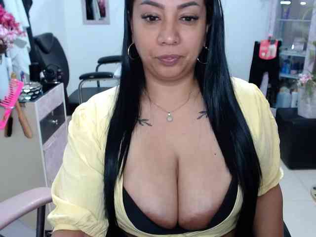 titsbiglovers titsbiglovers