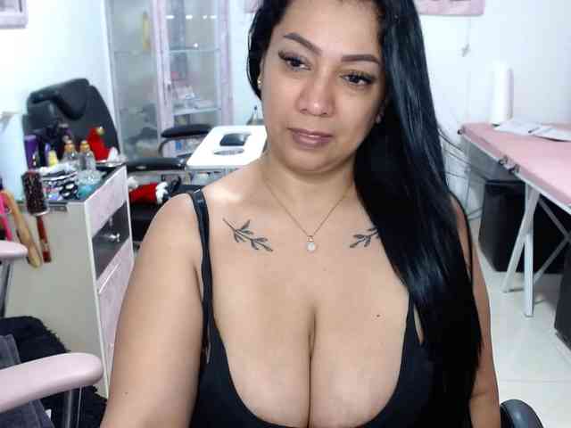 titsbiglovers titsbiglovers