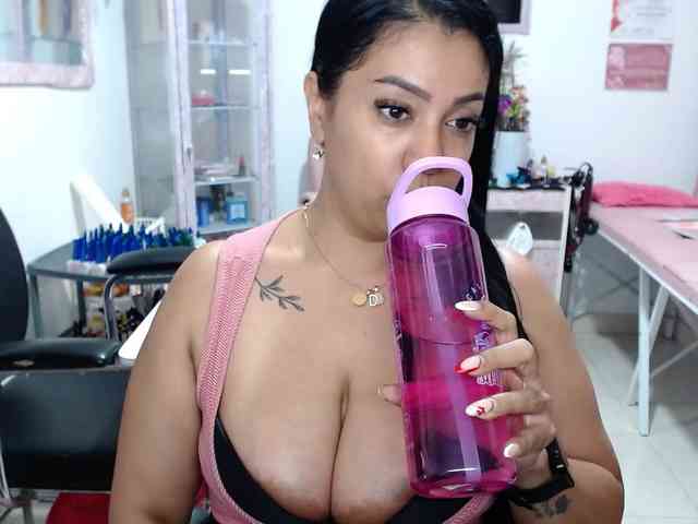 titsbiglovers webcam