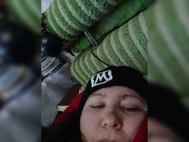 Fox981's BongaCams show and profile