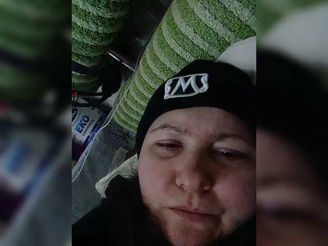 Fox981's BongaCams show and profile