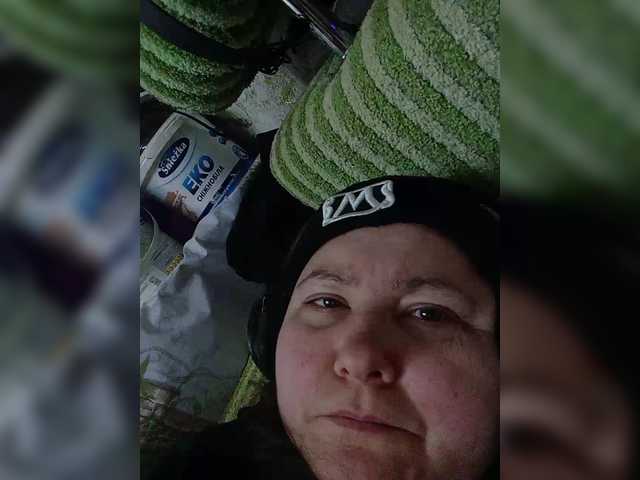 Fox981's BongaCams show and profile