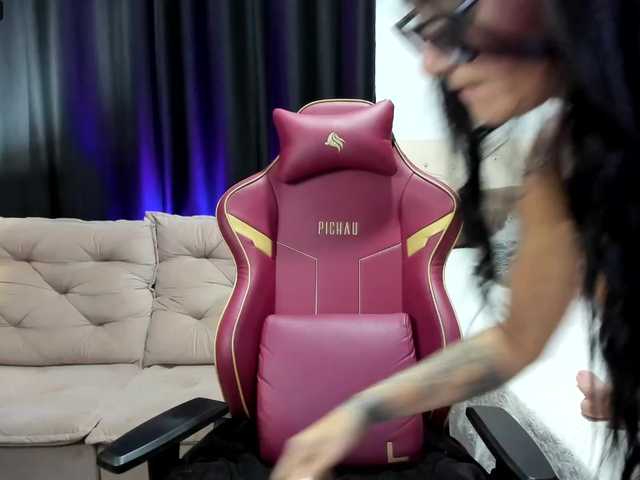  LauraColour chat room