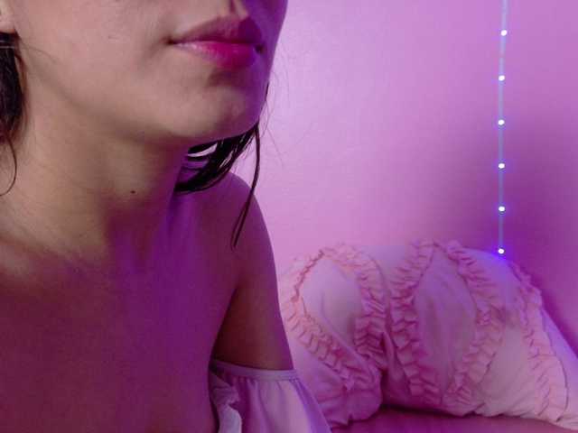 le modèle farianachocolatecrememia est en webcam porno dans un show sur le site bongacams, il possède les tags suivants: Latino/Hispanic,Brunette,Shaved