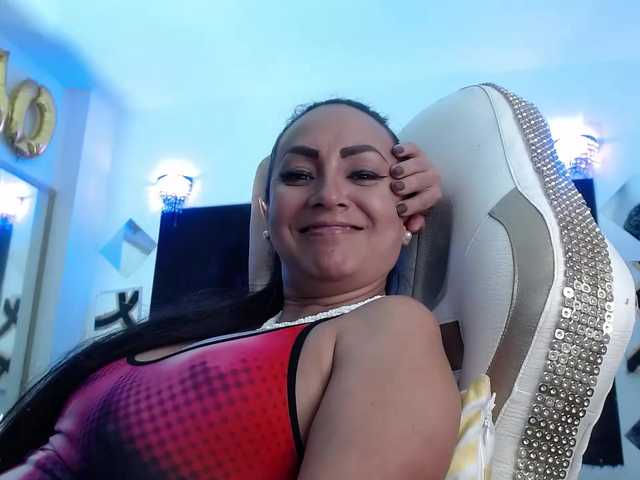 Perladorada's BongaCams show and profile