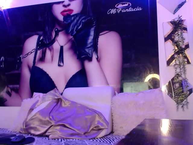 Perladorada's BongaCams show and profile