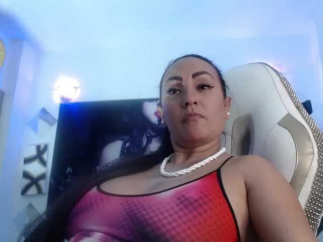 Perladorada's BongaCams show and profile