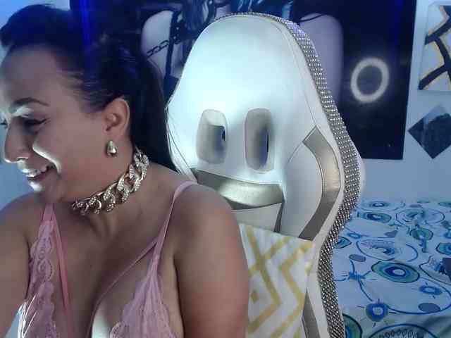 Perladorada Live Webcam on BongaCams