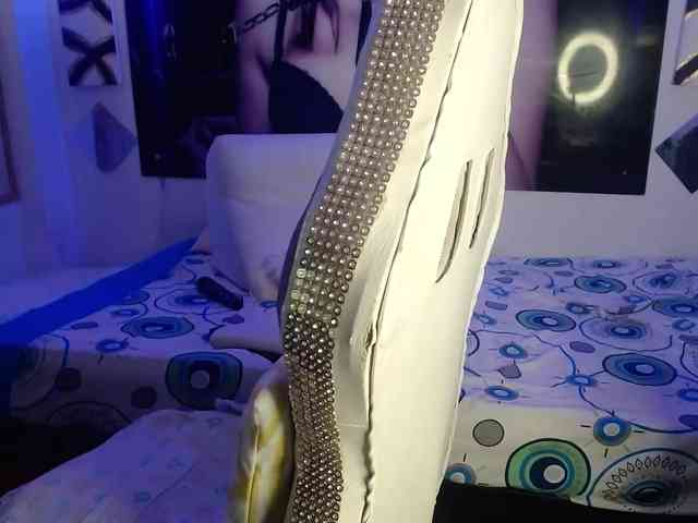 Perladorada Live Webcam on BongaCams