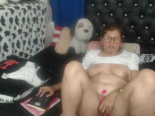 MedusaLilith's BongaCams show and profile