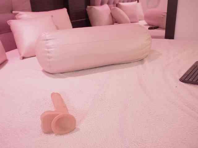 BellaLatina Live Webcam on BongaCams