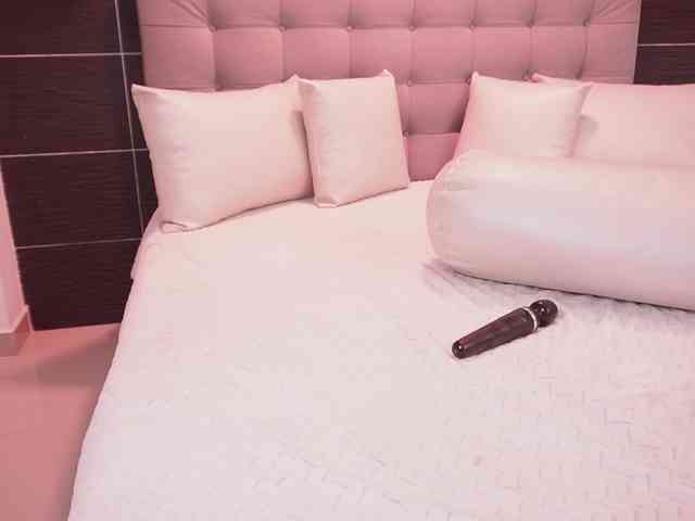 BellaLatina Live Webcam on BongaCams