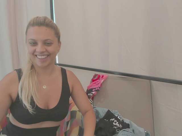 Sex chat gratuit in direct cu CarlaStaceeFun pe BongaCams