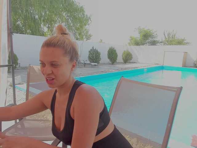 Sex chat gratuit in direct cu CarlaStaceeFun pe BongaCams