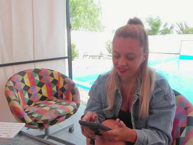 Sex chat gratuit in direct cu CarlaStaceeFun pe BongaCams