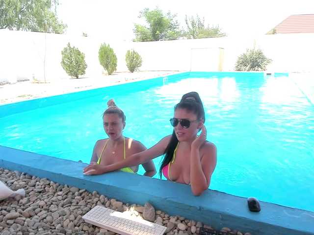Sex chat gratuit in direct cu CarlaStaceeFun pe BongaCams