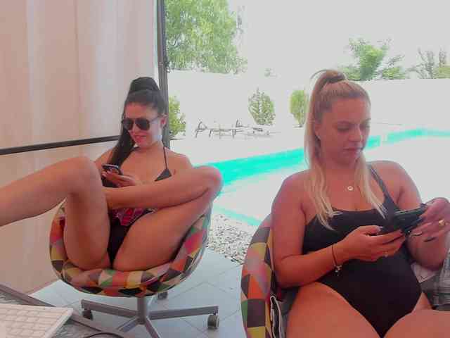 CarlaStaceeFun webcam