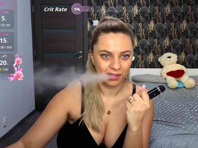 CarlaStaceeFun webcam