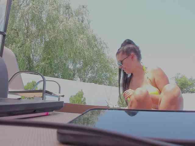 CarlaStaceeFun webcam