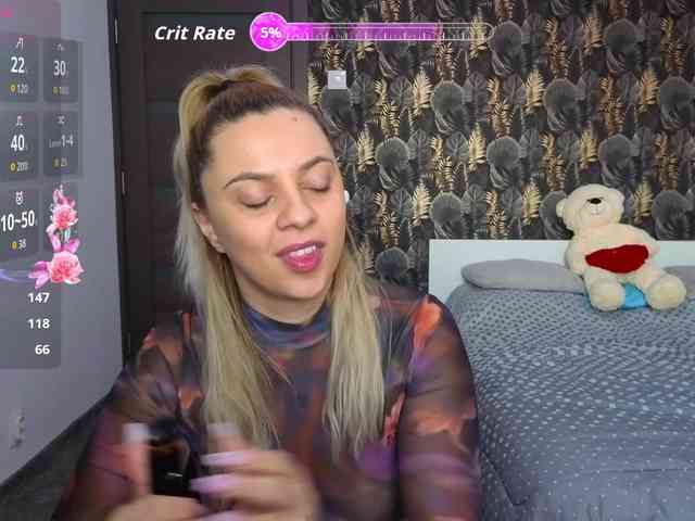 CarlaStaceeFun webcam