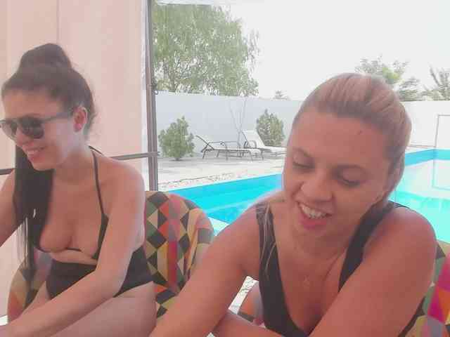 CarlaStaceeFun webcam