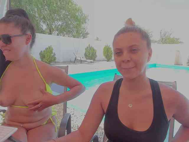 CarlaStaceeFun webcam