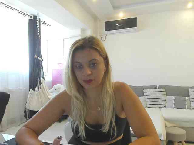 CarlaStaceeFun webcam