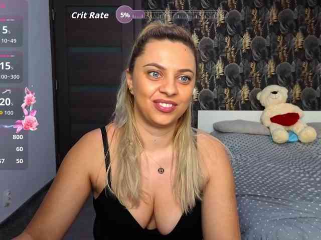 CarlaStaceeFun webcam