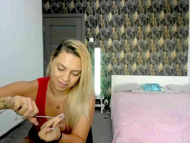 CarlaStaceeFun webcam