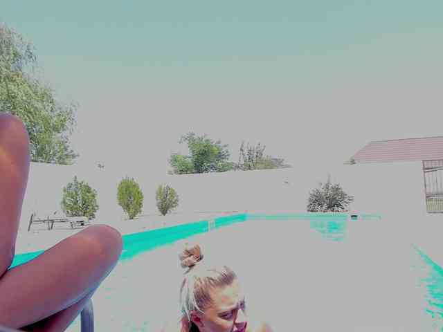 CarlaStaceeFun webcam