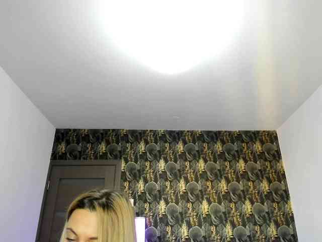 CarlaStaceeFun webcam