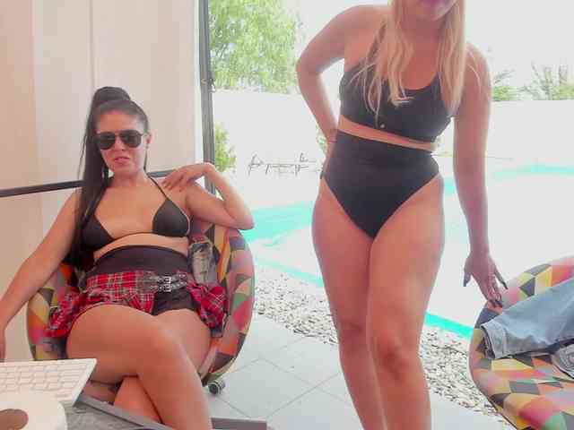 CarlaStaceeFun webcam