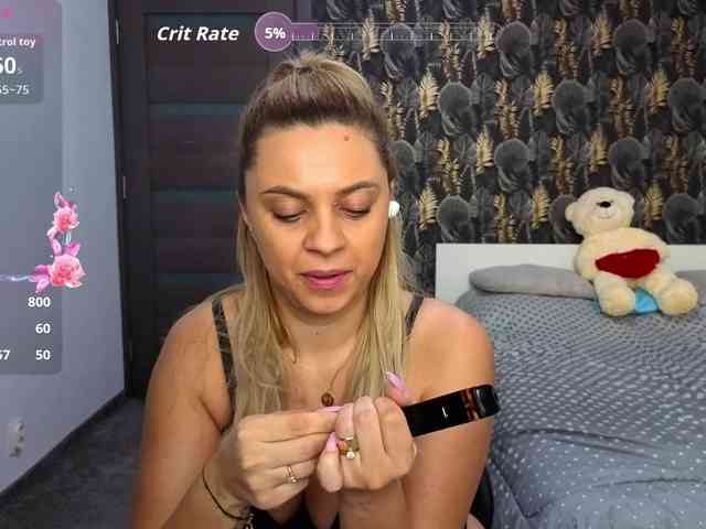 CarlaStaceeFun webcam