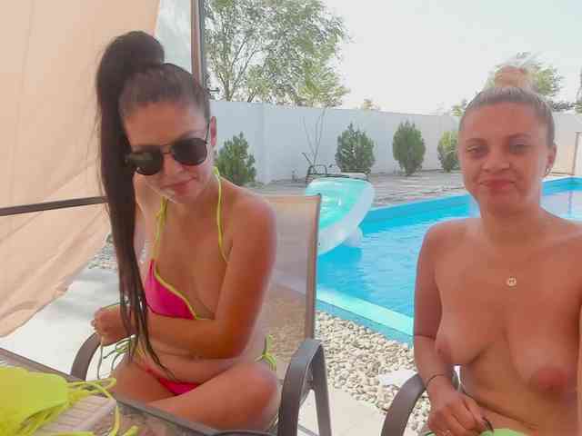 CarlaStaceeFun webcam