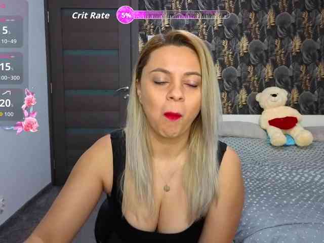 CarlaStaceeFun webcam