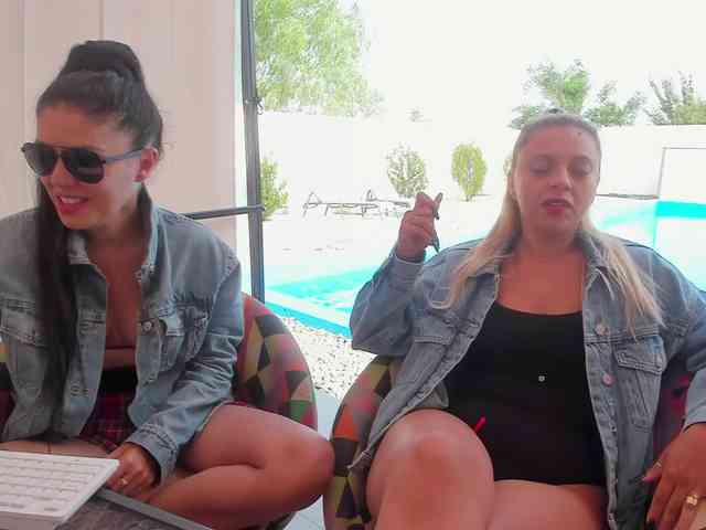 CarlaStaceeFun webcam