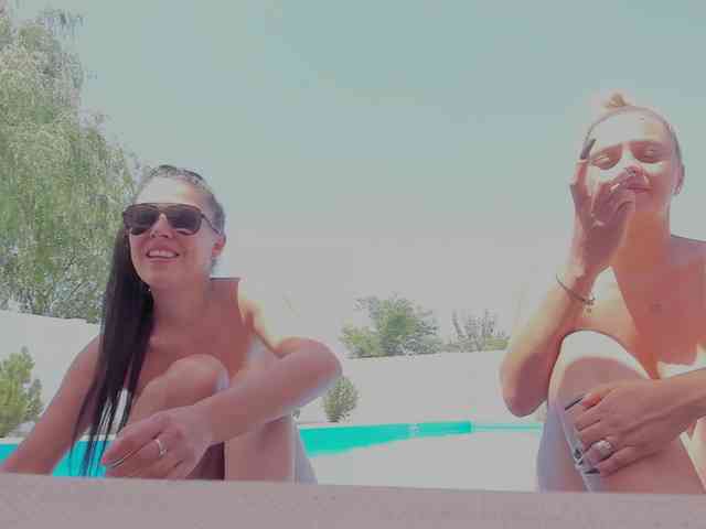 CarlaStaceeFun webcam